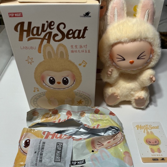 Labubu Other - LABUBU HAVE A SEAT SISI